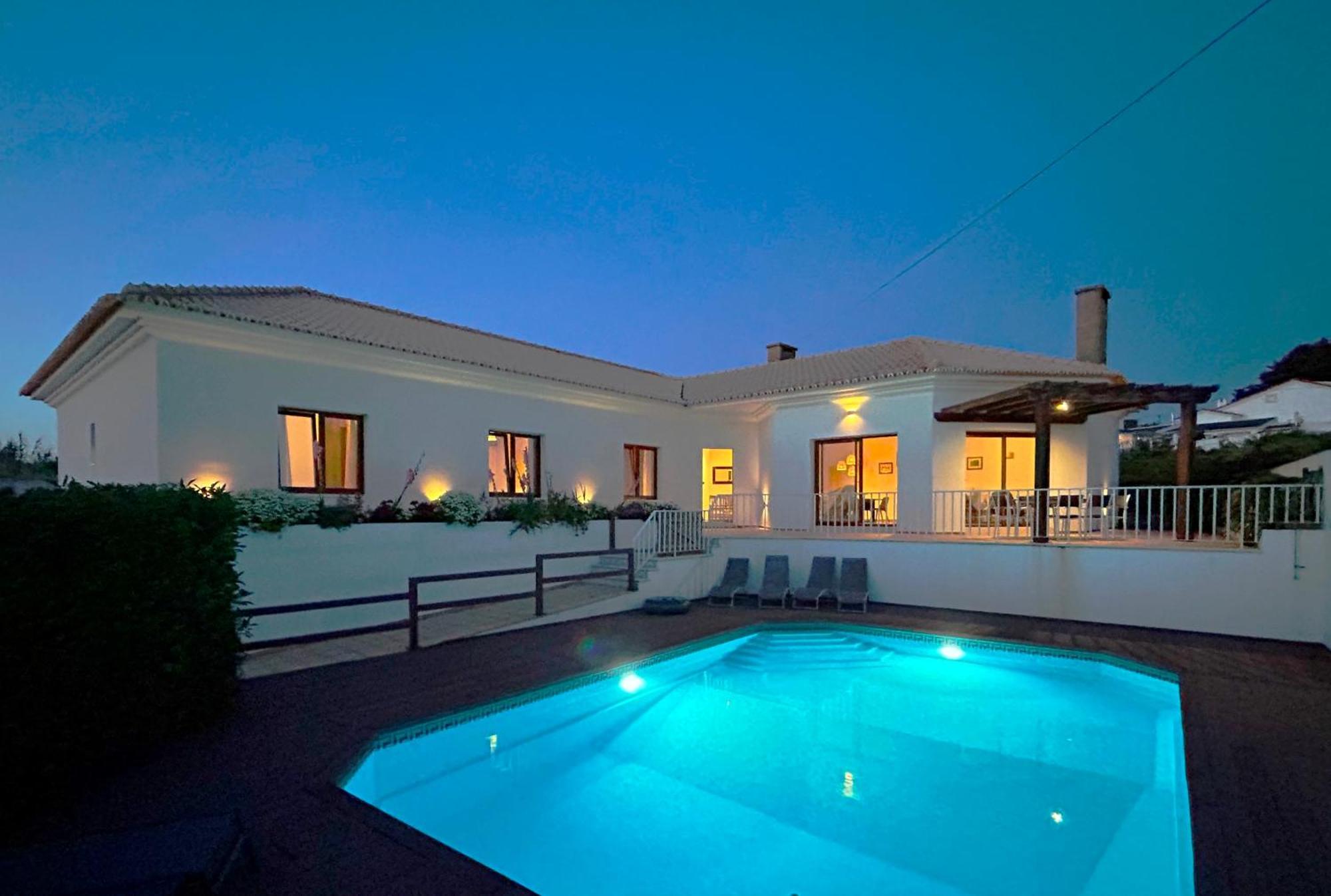 Colares Beach House, Pool Child Friendly Exterior photo
