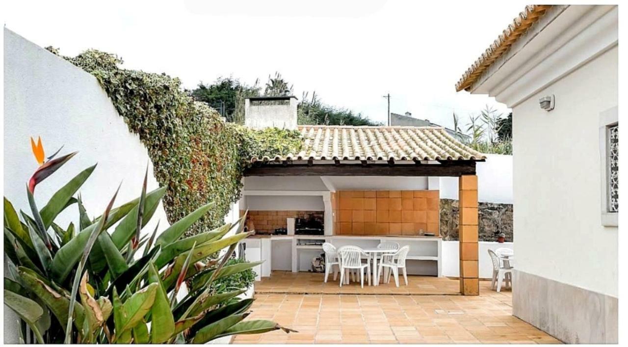 Colares Beach House, Pool Child Friendly Exterior photo